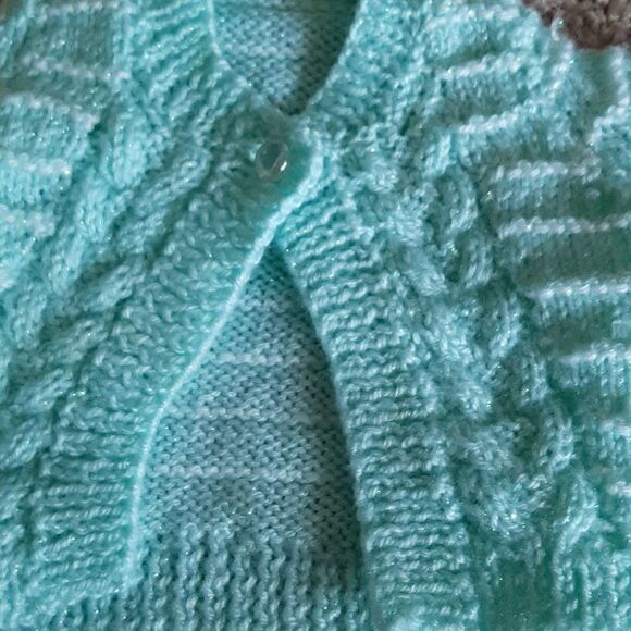 Baby sweater hand knitted from Ireland - Picture 2 of 5